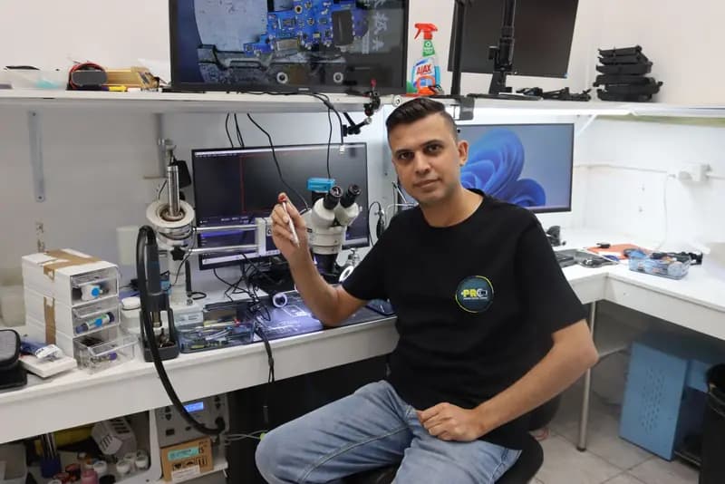 Industry Insight - Getting Started in Phone Repair Industry