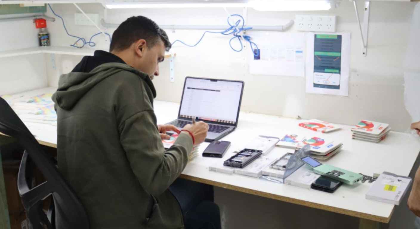 Hands-On Mobile Repair Training