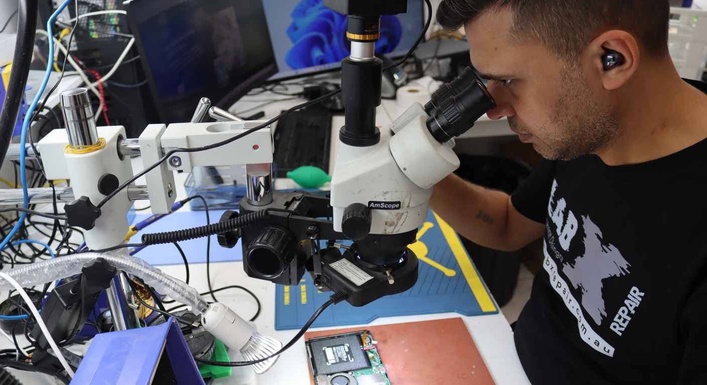 Mobile Repairing Course for Students: Build Practical Skills with PRC Repair Australia