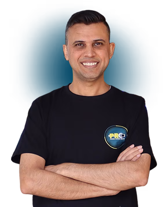 Bharat Dhingra, Founder and Master Technician at Phone Repair Centre 122 Queen St St Marys