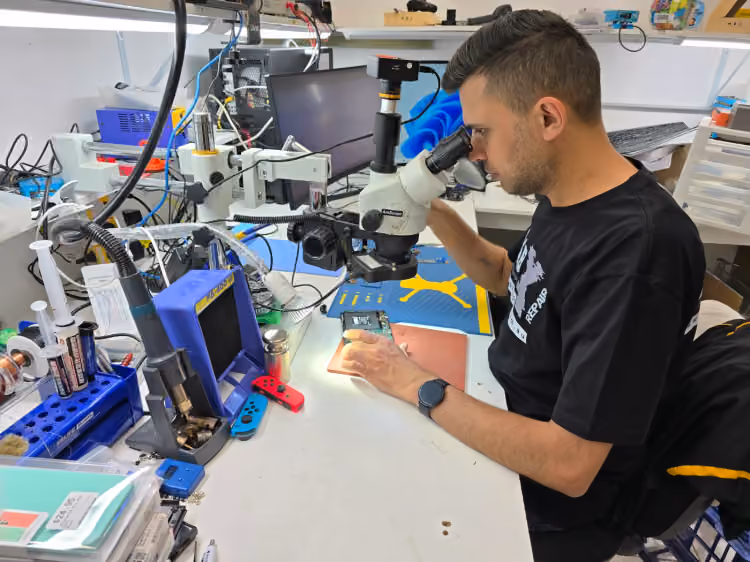 Motherboard Microsoldering